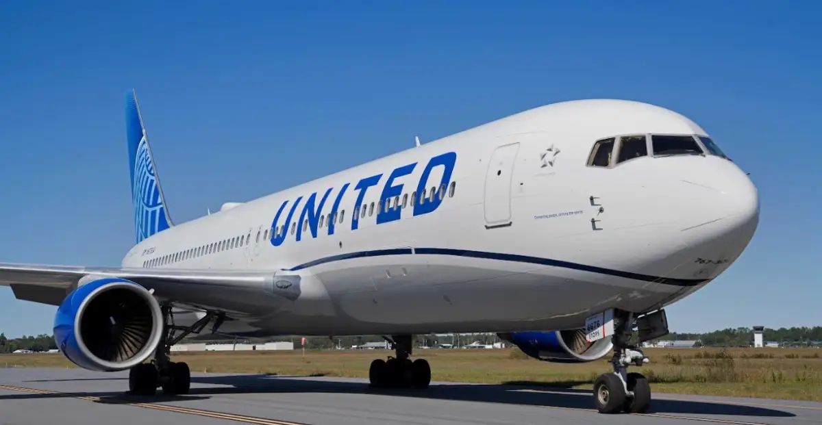 B-767/300 United