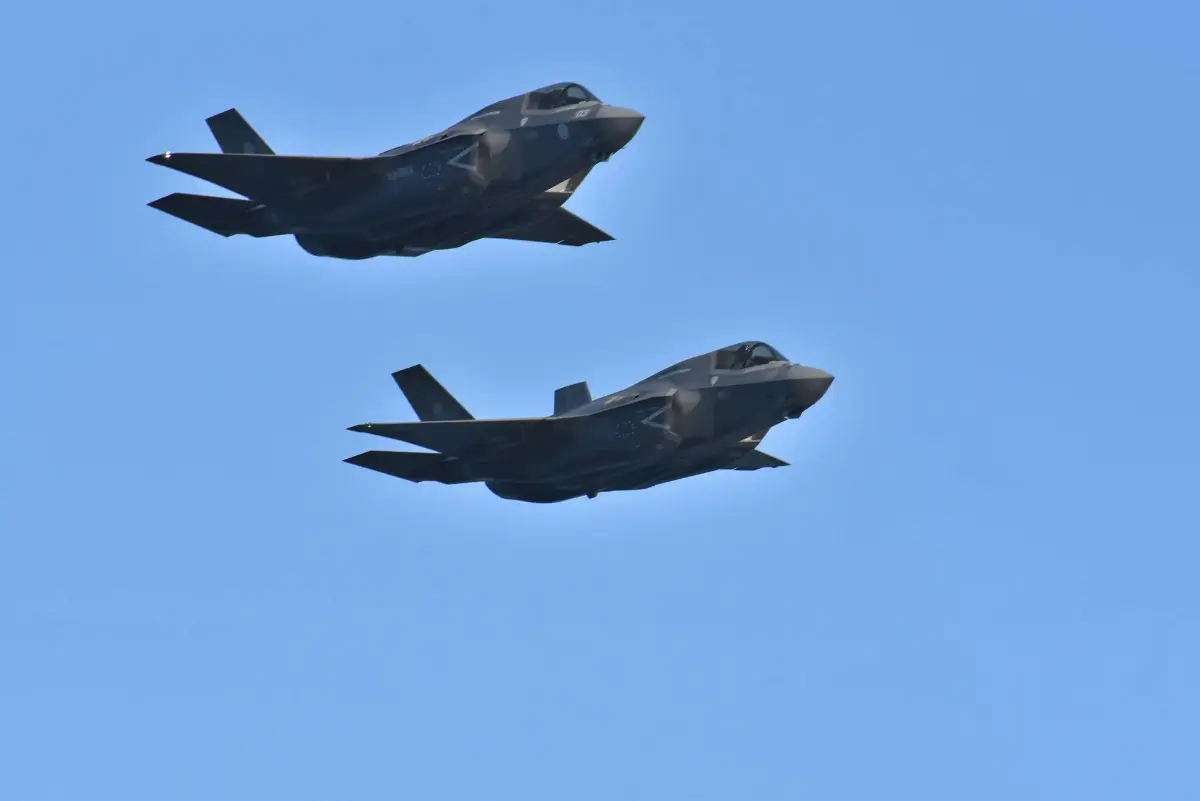 Sorvolo aerei F-35B MMI ed AMI