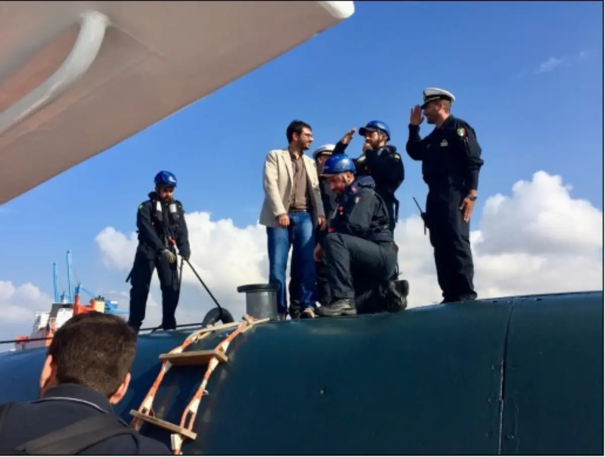 Il sottosegretario di Stato alla Difesa, Angelo Tofalo, a bordo del sommergibile della Marina militare "Scirè"