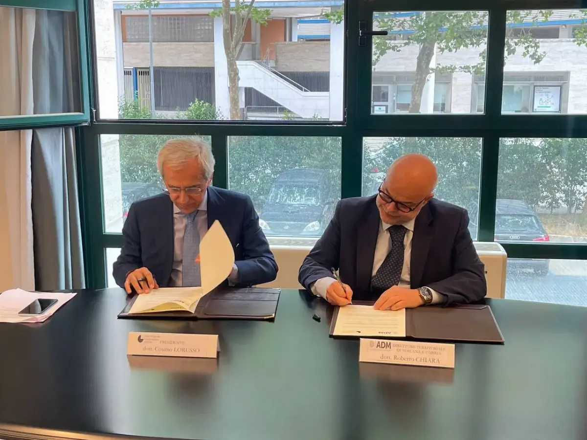 Adm-OdG Umbria: protocollo di intesa triennale firmato dal presidente dell’Ordine Cosimo Lorusso e dal direttore territoriale Adm per Toscana ed Umbria, Roberto Chiara il 10 giugno 2022 a Perugia