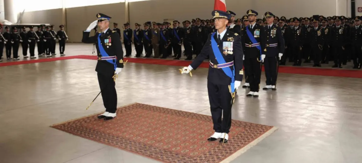 3 settembre 2019, aeroporto militare “Luigi Rovelli” di Amendola, cerimonia di avvicendamento al comando del 32esimo Stormo tra il colonnello Davide Marzinotto ed il comandante subentrante, colonnello Stefano Castelnuovo