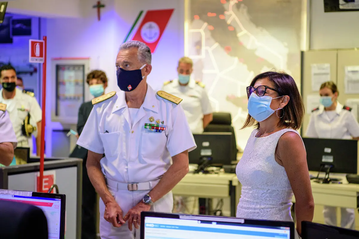 155esimo anniversario dell’istituzione del Corpo delle Capitanerie di porto, 20 luglio 2020, la visita del ministro Infrastrutture e trasporti Paola De Micheli alla sede del Comando generale, accolta dall’ammiraglio ispettore Capo Giovanni Pettorino