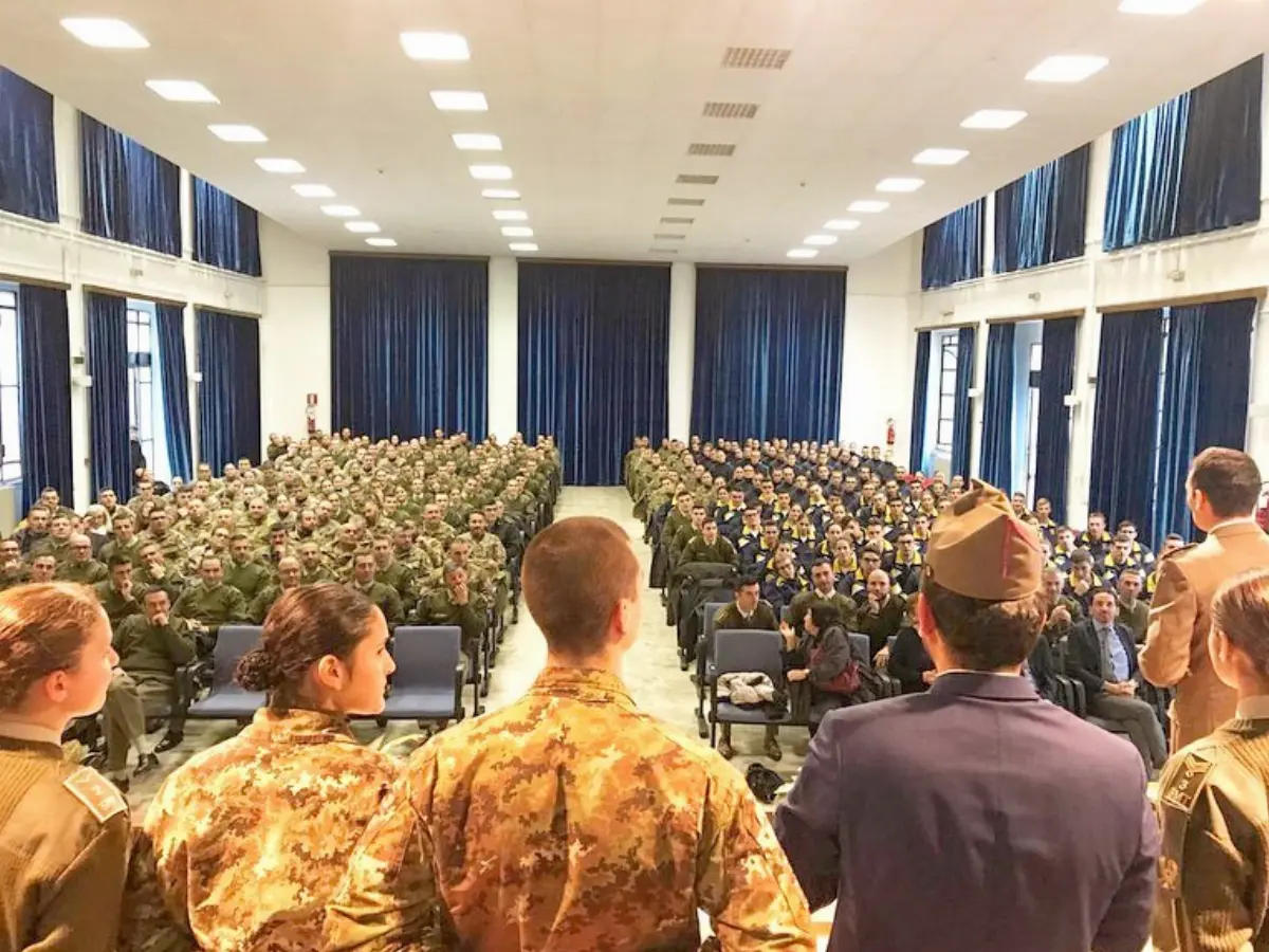 Il sottosegretario alla Difesa Angelo Tofalo visita Scuola militare Esercito “Teulié” a Milano il 14 novembre 2019