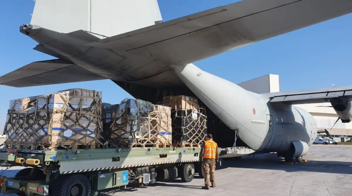 Coronavirus. Aereo C-130J, uno di due velivoli (KC-767) AMI decollato da Colonia il 19 marzo 2020 con un carico di circa sette tonnellate