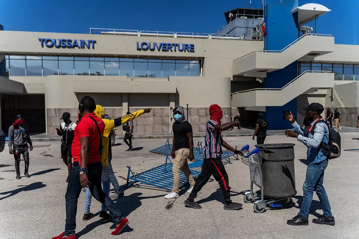 Episodio di violenza all'aeroporto internazionale "Toussaint Louverture" di Port-au-Prince, Haiti (foto d'archivio)
