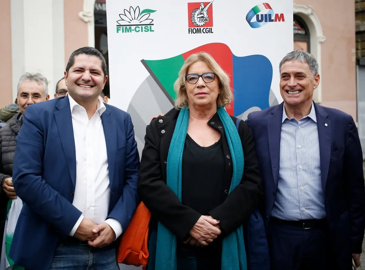 I segretari generali Marco Bentivogli (Fim-Cisl), Francesca Re David (Fiom-Cgil) e Rocco Palombella (Uilm-Uil)