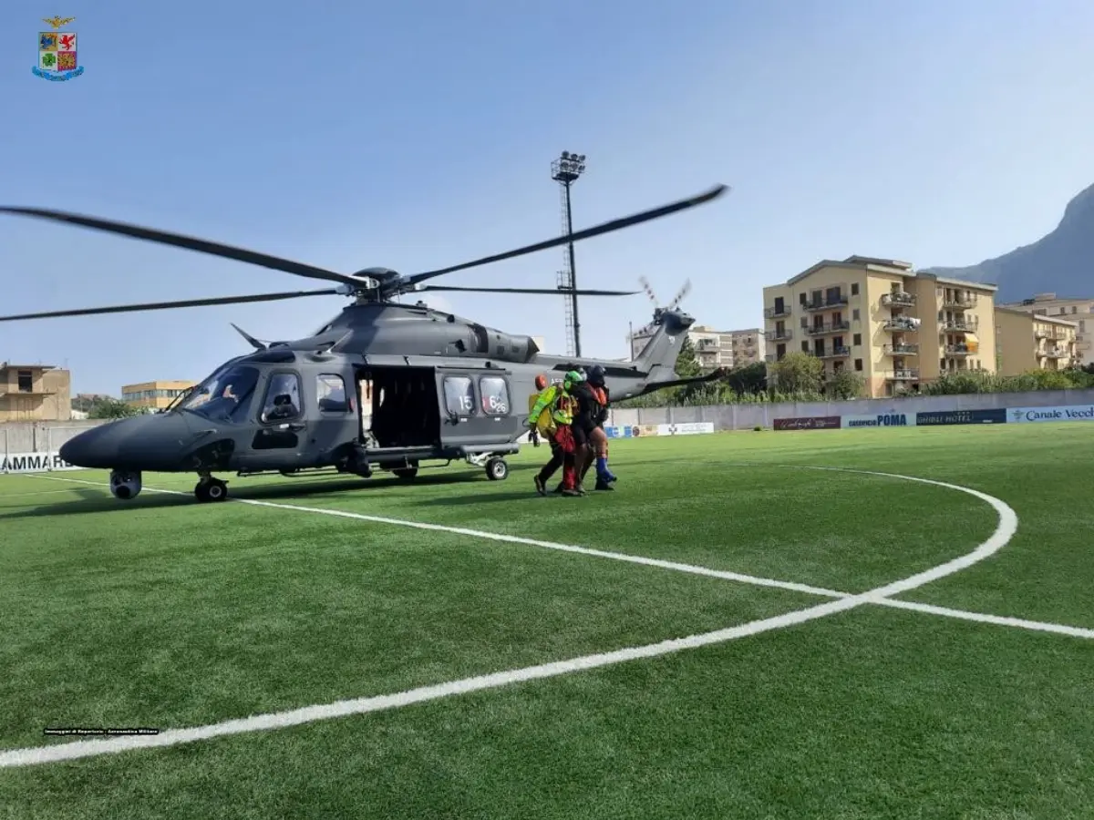 Elicottero HH-139B AMI in una missione di ricerca e soccorso effettuata nel trapanese a favore di una donna