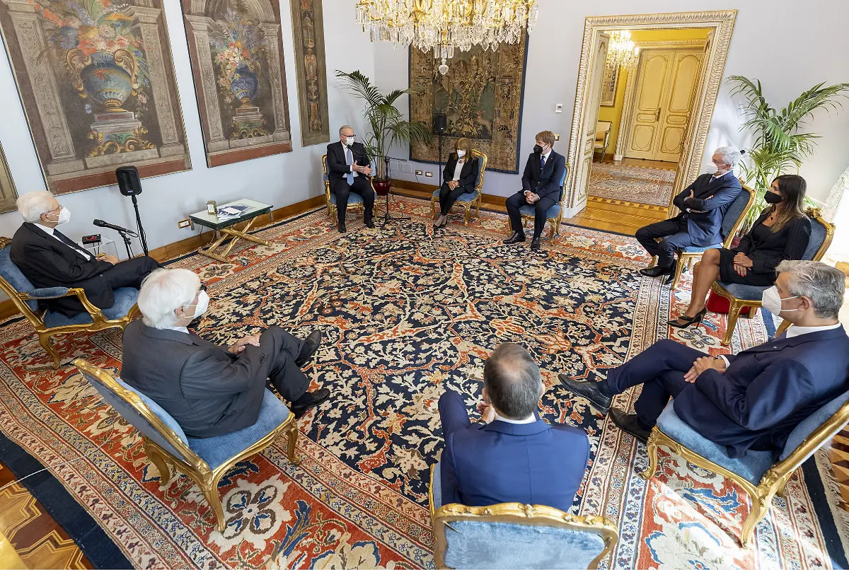 Palazzo del Quirinale, 24/09/2021. Il capo dello Stato Sergio Mattarella con Nicola Zaccheo, presidente Autorità di regolazione dei trasporti (Art), unitamente ai componenti il Consiglio