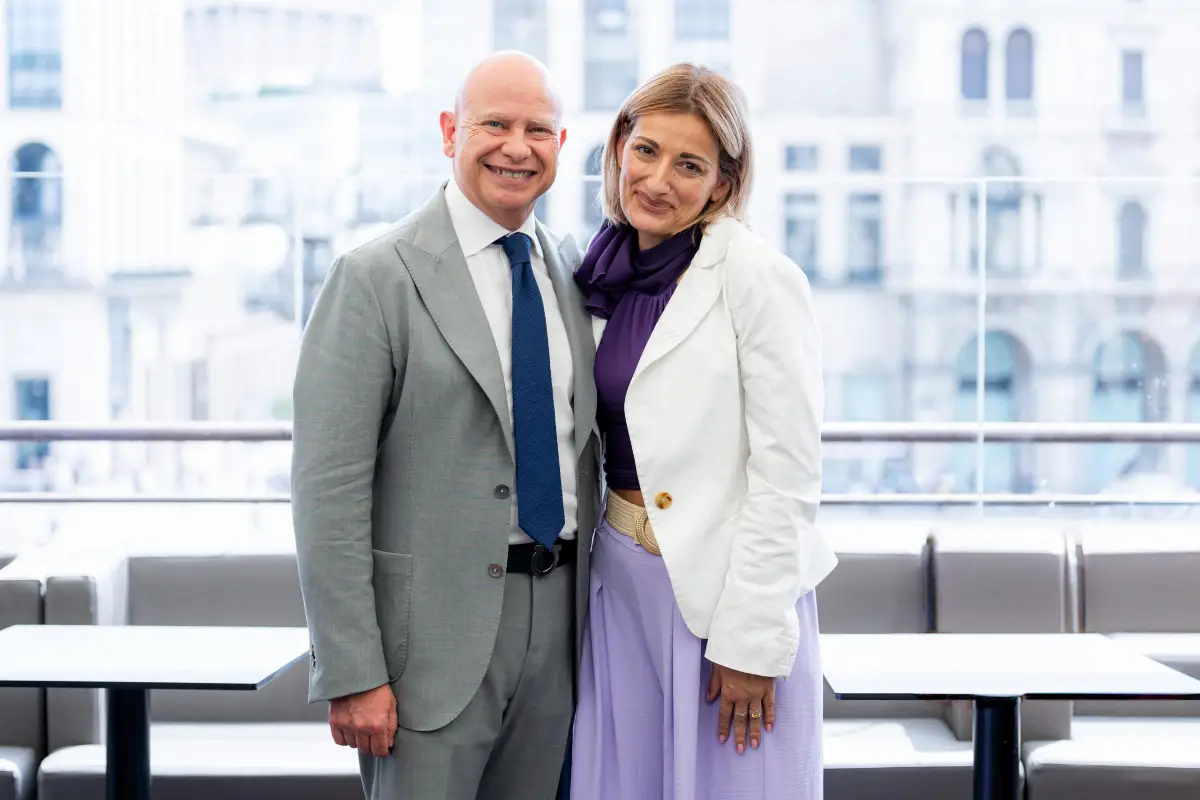 Ibar: cambio di guardia alla presidenza tra Flavio Ghiringhelli, Country Manager di Emirates, e Rita Gaglione, Head of Airport Incentives per ITA Airways