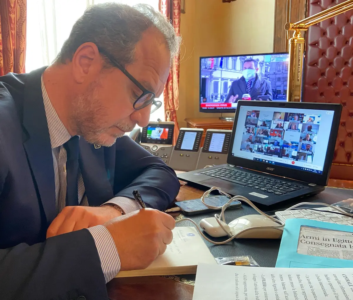 Giorgio Mulè, sottosegretario alla Difesa, durante videoconferenza presentazione nuovo ufficio di Bruxelles e piattaforma Aiad (Federazione aziende italiane aerospazio, difesa e sicurezza)
