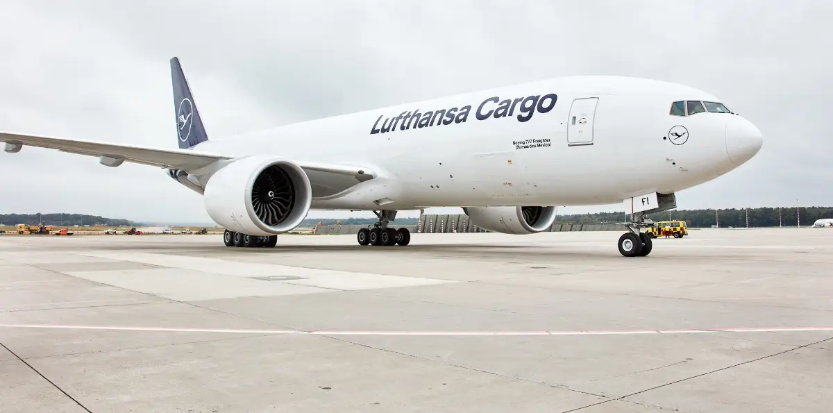 Lufthansa Cargo: B-777F airplane, registration D-ALFI, name "¡Buenos días México!" landed for the first time at Frankfurt airport on September 29, 2020