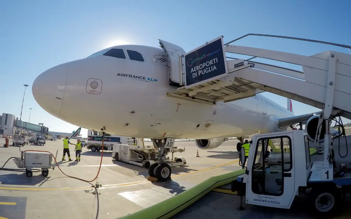 Aereo Air France-Klm all'aeroporto di Bari