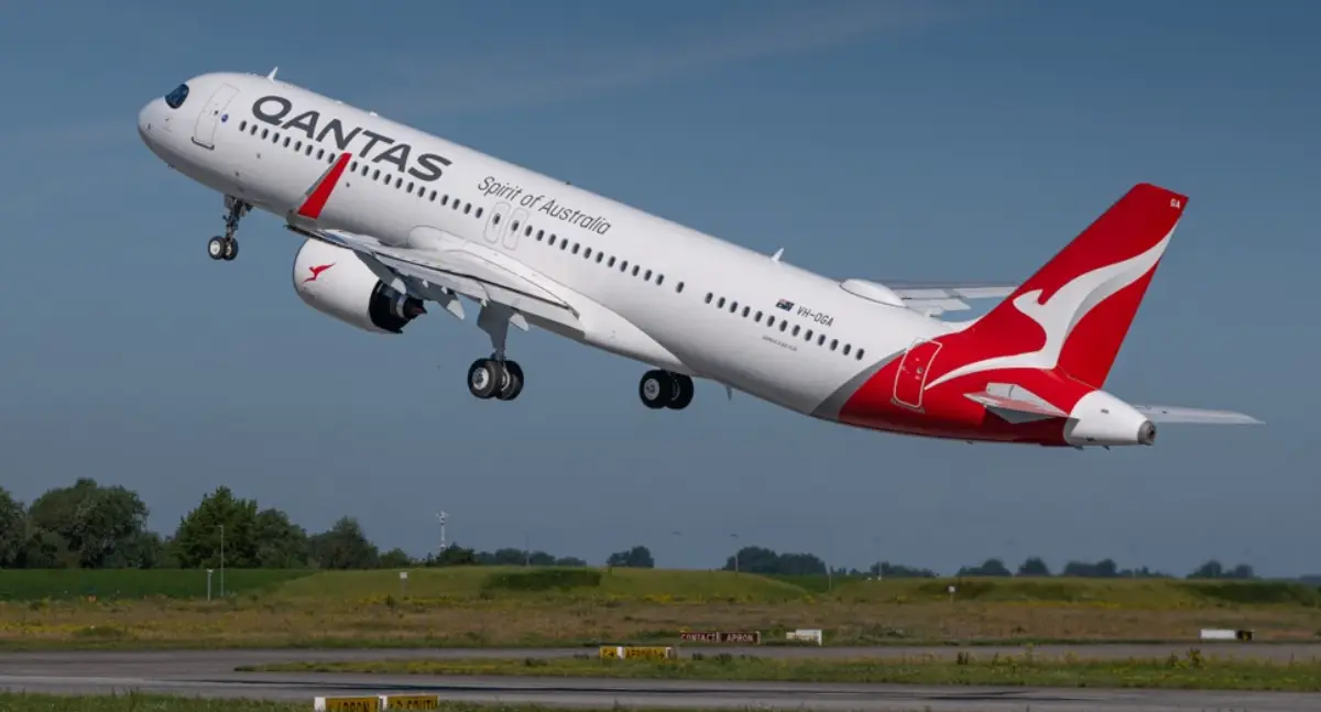 Take-off of the 1st A-321XLR airplane to Qantas from Hamburg