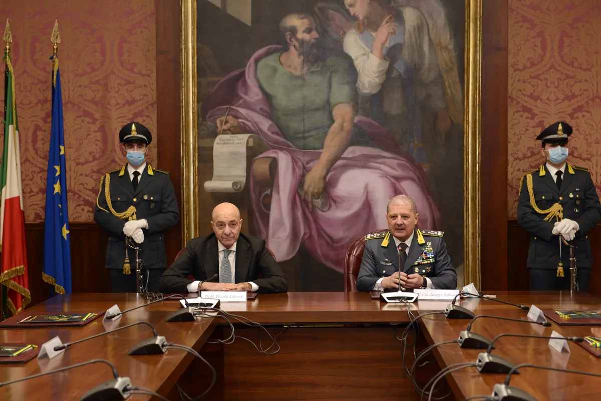 Il direttore generale Aid (Agenzia industrie difesa) Nicola Latorre, ed il comandante generale della GdF, generale CA Giuseppe Zafarana, hanno sottoscritto accordo di collaborazione