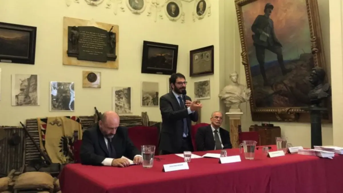 Il sottosegretario di Stato alla Difesa, Angelo Tofalo, al corso di formazione alla Polis