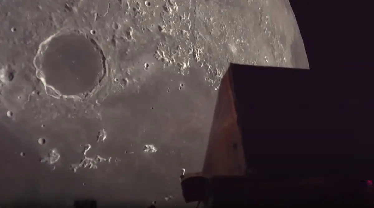 Resilience of the Japanese Ispace makes a low circular orbit at 100 km from Lunar surface pending on the landing on the Moon, then failed, of June 6, 2025. The micro rover Tenacious inside it