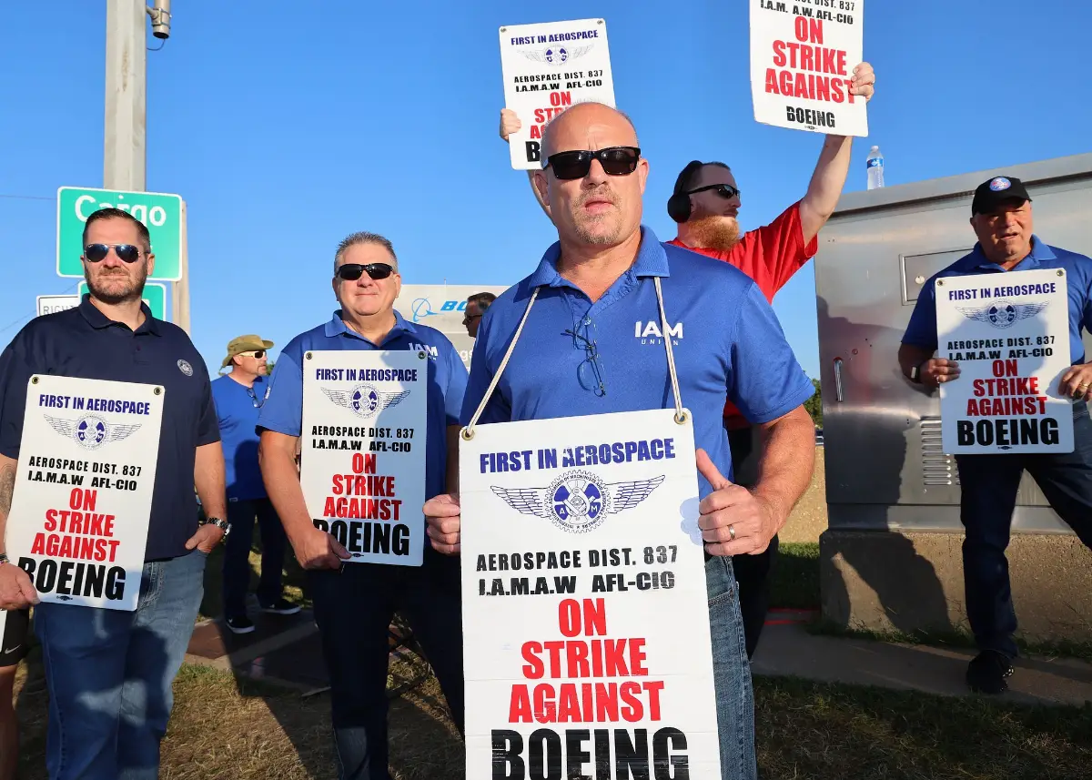 In agitazione i lavoratori di Boeing Defense aderenti all'International Association of Machinists and Aerospace Workers (Iam)