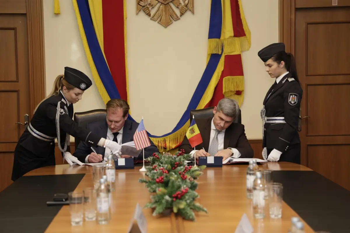 Firma ufficiale contratto Moldavia-Motorola