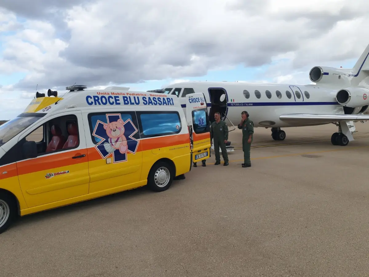 Aereo Falcon 50 AMI trasporto urgente per neonata in imminente pericolo di vita da Alghero a Ciampino