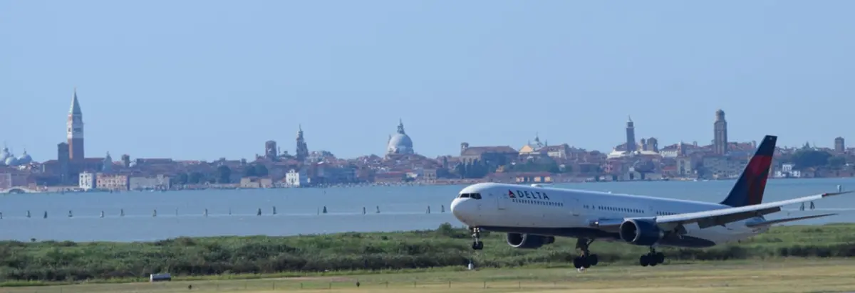 Save: atterrato al "Marco Polo" il 6 agosto 2021 volo Delta Air Lines proveniente da Atlanta con a bordo 219 passeggeri