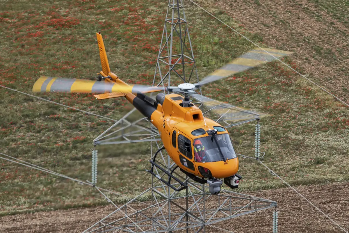 Elicottero H-125 in volo