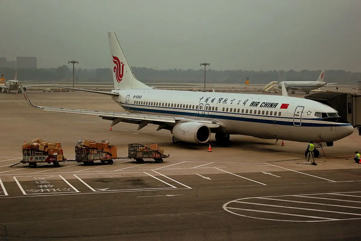 Un Boeing 737 di Air China all'aeroporto di Pechino