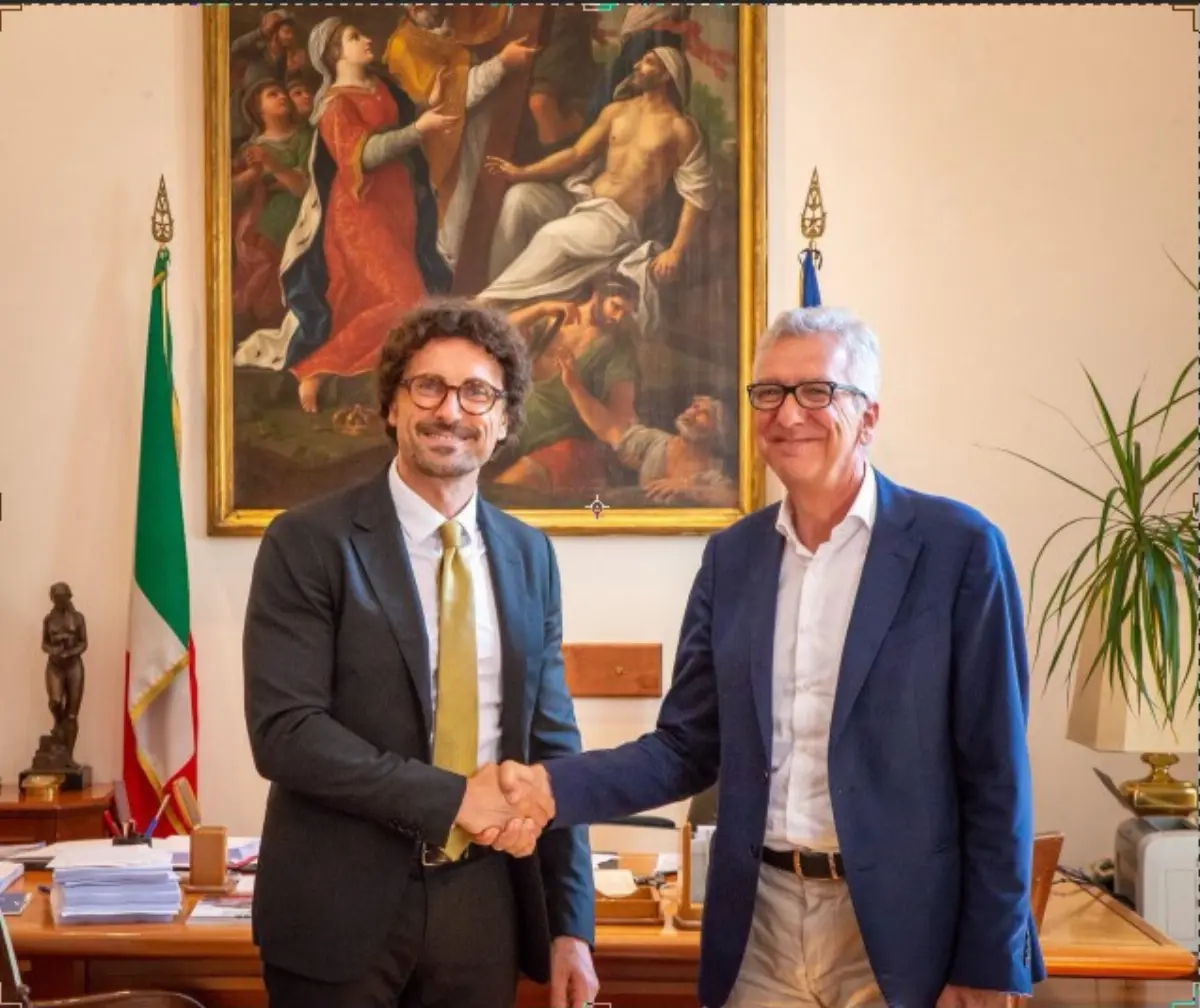 Incontro Danilo Toninelli (Mit, a sinistra) e Francesco Pigliaru (presidente Regione Sardegna)