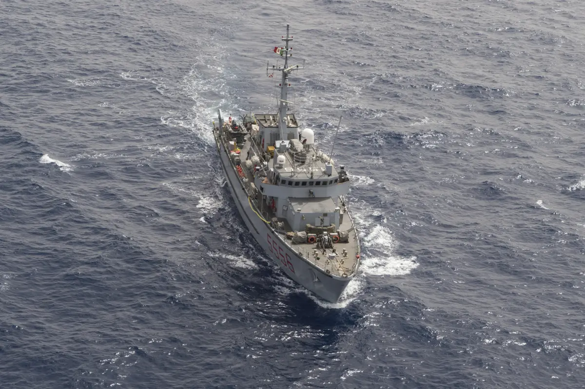 Nave "Alghero" della Marina