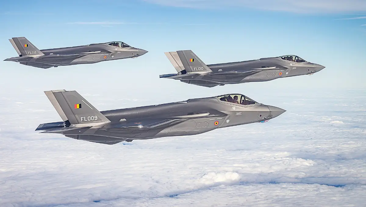 I nuovi aerei caccia stelath F-35 per la Difesa belga giunti alla base aerea di Florennes, Belgio, il 13 ottobre 2025