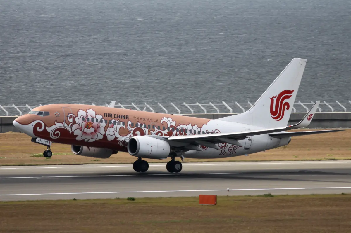 Air China Boeing 737/700