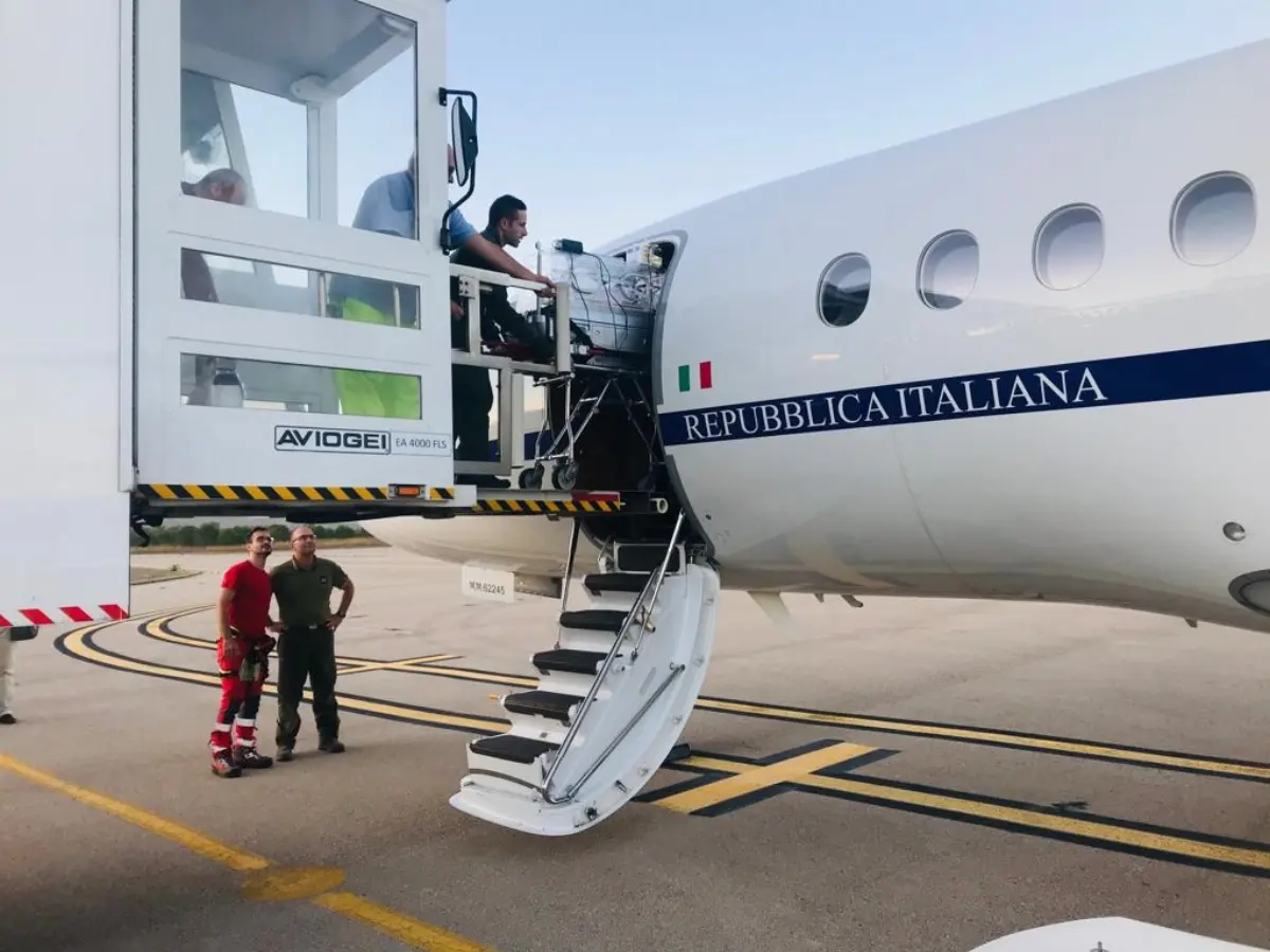 AMI: volo sanitario urgente da Alghero a Roma per neonata protetta in una culla termica e trasportata a bordo di aereo Falcon 900 il 9 ottobre 2019