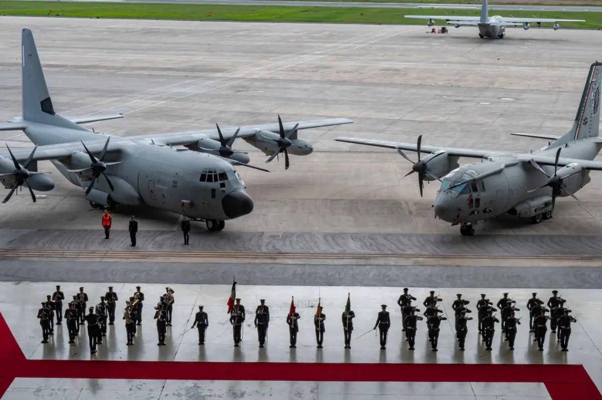 La 46^ Brigata Aerea con i velivoli C-130J e C-27J (Pisa)