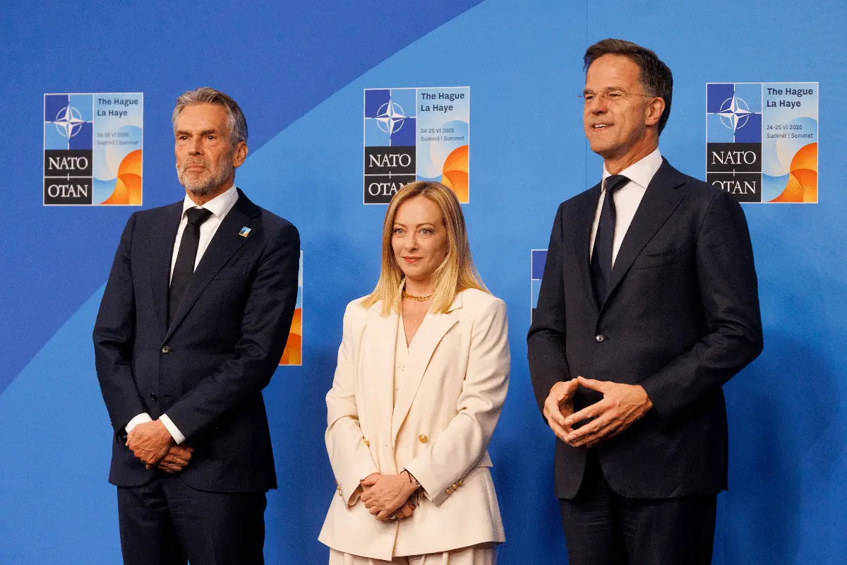 Vertice Nato L'Aja, 25/06/2025 - Il presidente del Consiglio, Giorgia Meloni, con il segretario generale della Nato, Mark Rutte, ed il primo ministro dei Paesi Bassi, Dick Schoof
