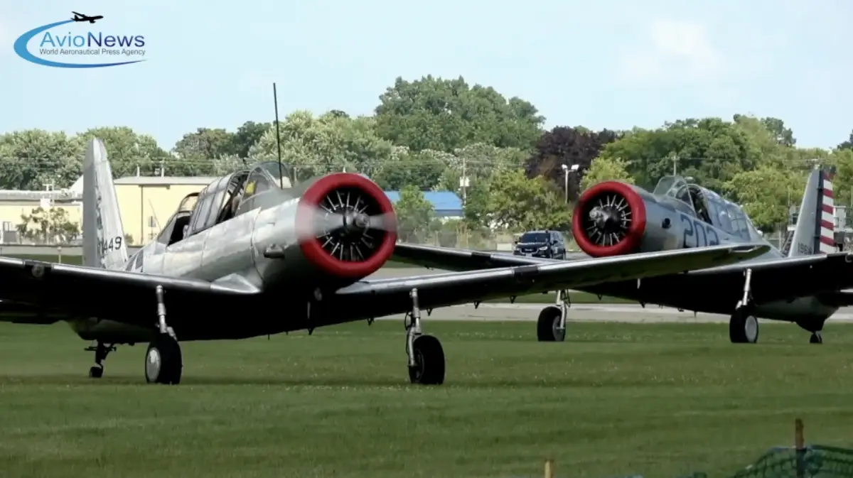 Due velivoli alla manifestazione "Eaa AirVenture Oshkosh 2025" (Oshkosh, 21-27 luglio 2025)