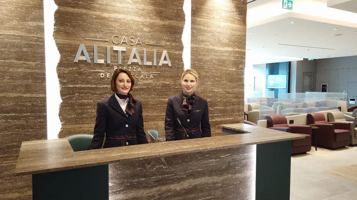 Alitalia: riaperta il 18 novembre 2019 la lounge Casa Alitalia “Piazza della Scala” a Milano-Linate, dopo la chiusura a causa dei lavori dello scalo milanese, situata nell’area partenze nazionali ed internazionali Schengen