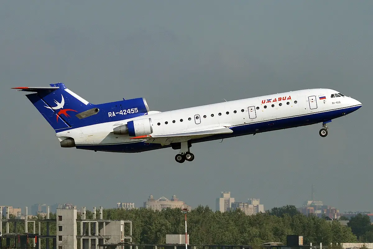 Aereo Yak-42D di Izhavia