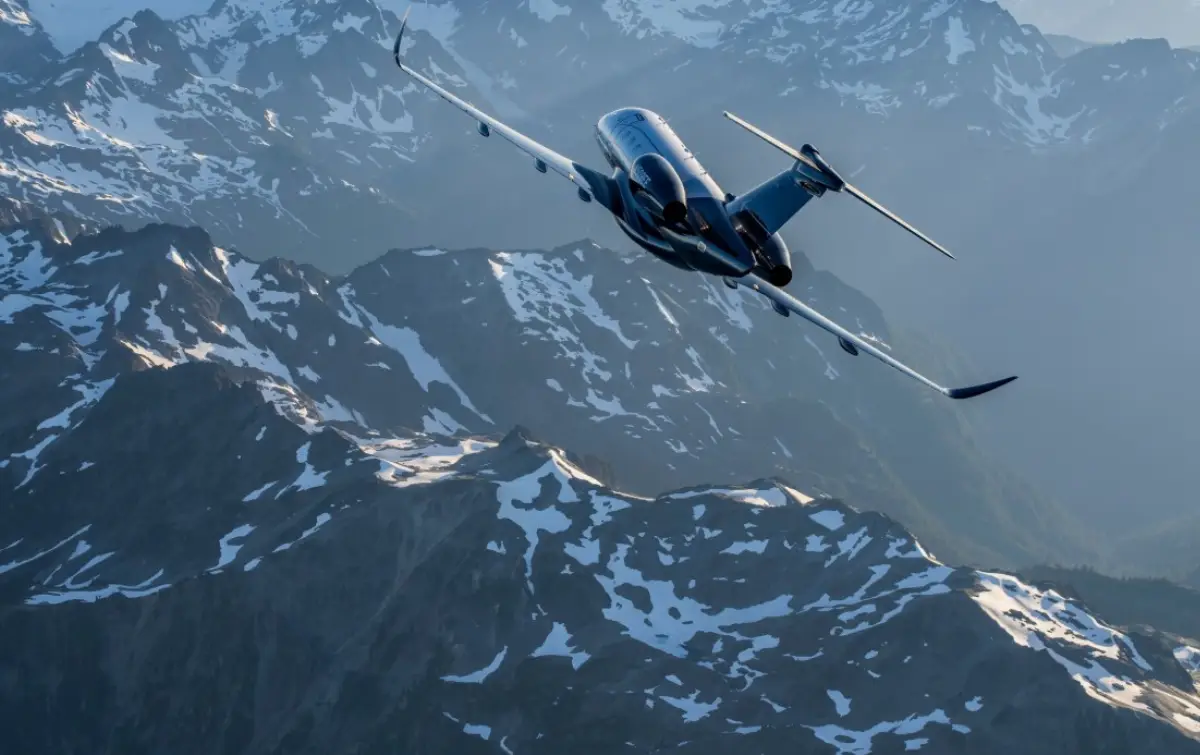 2-000th-Embraer-Executive-Jets-Delivery