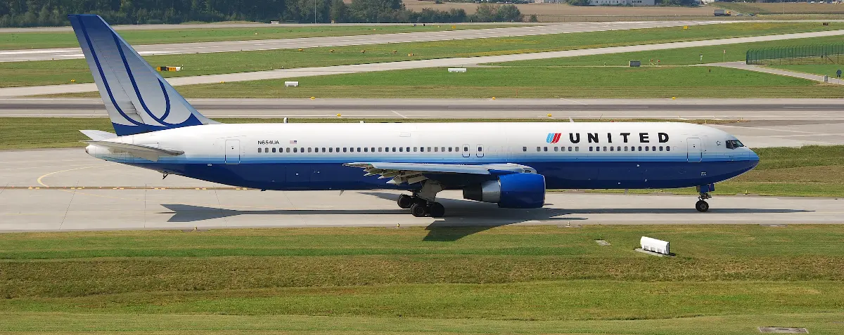 United Airlines Boeing 767-300