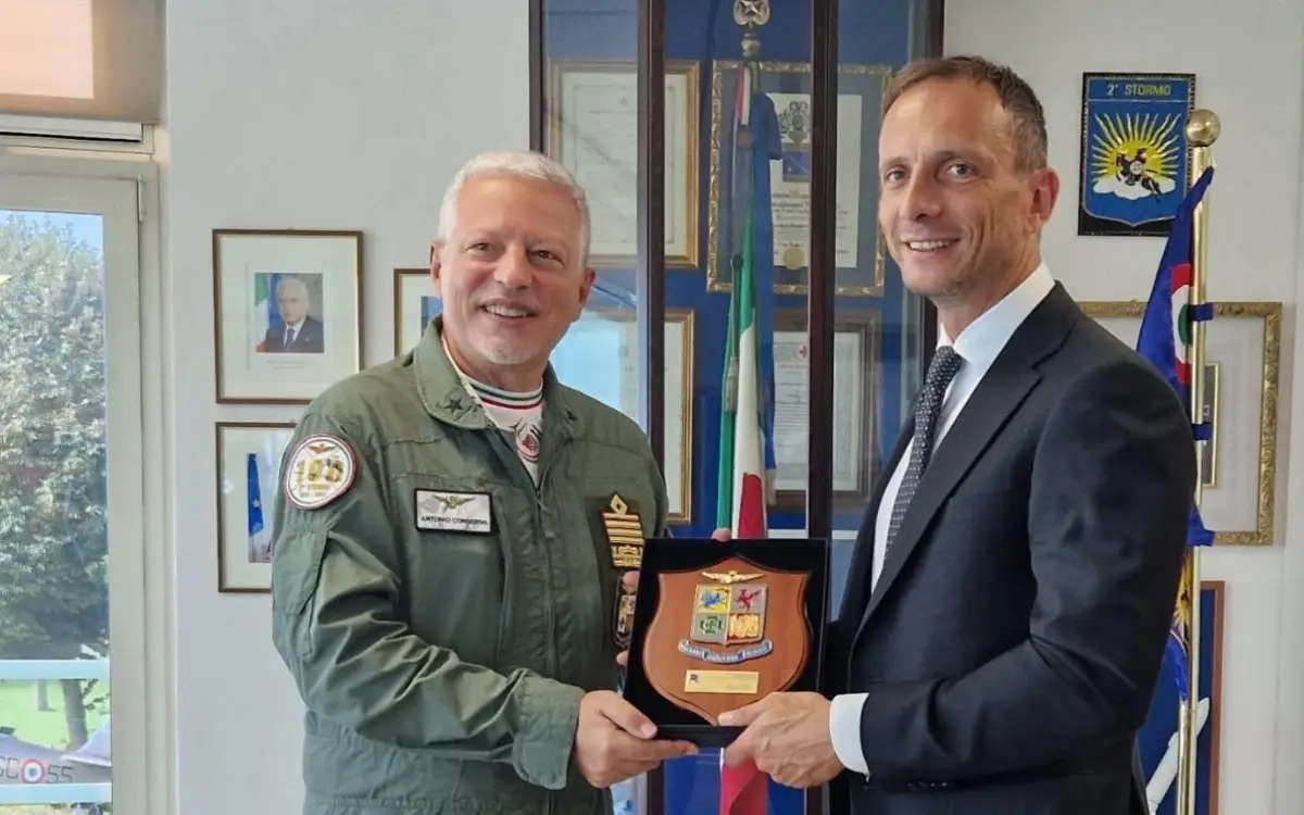 Rivolto (Udine), 7 settembre 2025. Il governatore Friuli Venezia Giulia, Massimiliano Fedriga accolto dal capo di Stato Maggiore dell'Aeronautica Antonio Conserva