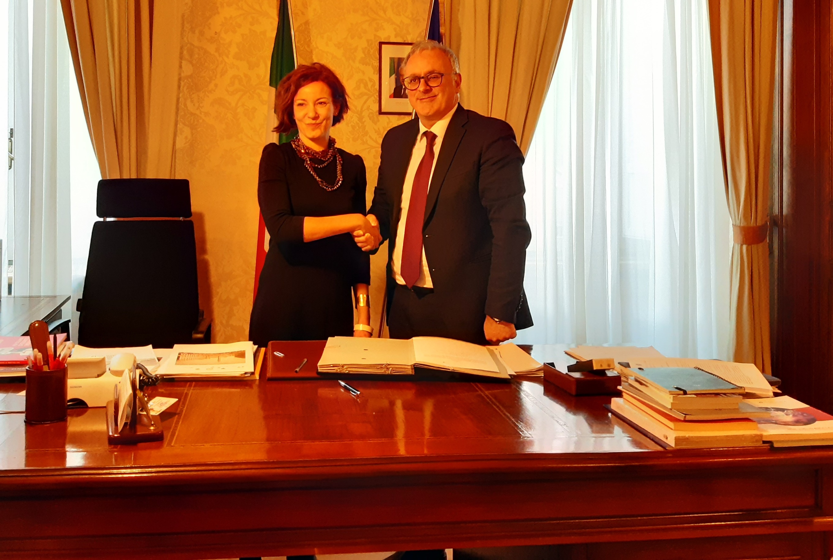 Roma, 16 dicembre 2019. Il ministro Innovazione tecnologica e digitalizzazione Paola Pisano ed il presidente Enac Nicola Zaccheo firmano protocollo per avvio progetto Urban Air Mobility