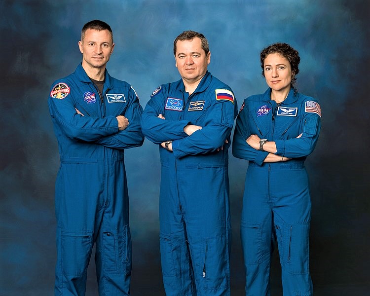 The crew of the Expedition 62 on the ISS. From left: the astronaut Andrew Morgan (NASA), the cosmonaut Oleg Skripochka (Roscosmos) and the astronaut Jessica Meir (NASA)