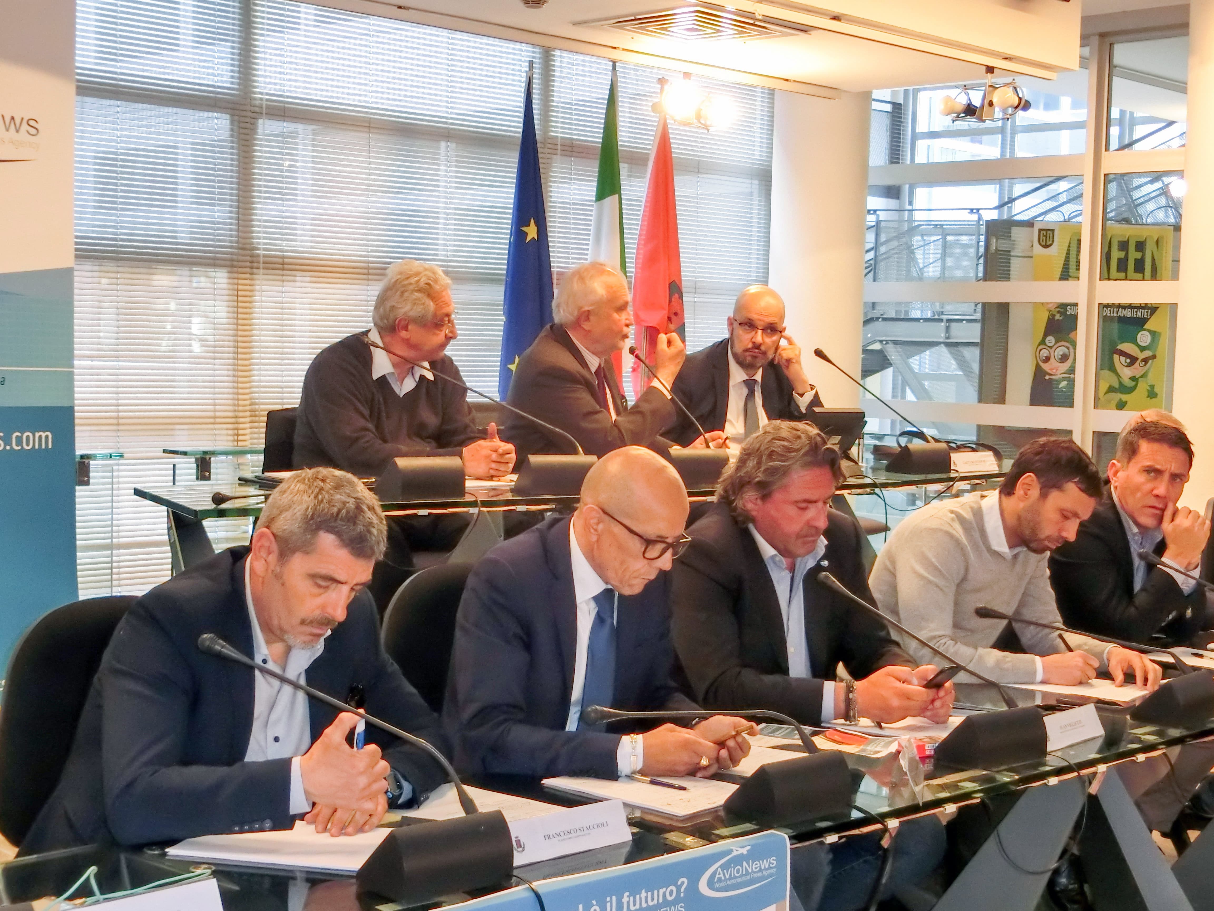La tavola rotonda "Alitalia: qual è il futuro?" organizzata da AVIONEWS presso la sala consiliare del Comune di Fiumicino il 16 aprile 2019