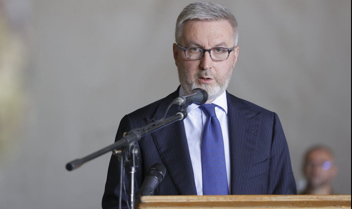 Il ministro della Difesa, Lorenzo Guerini, durante un intervento