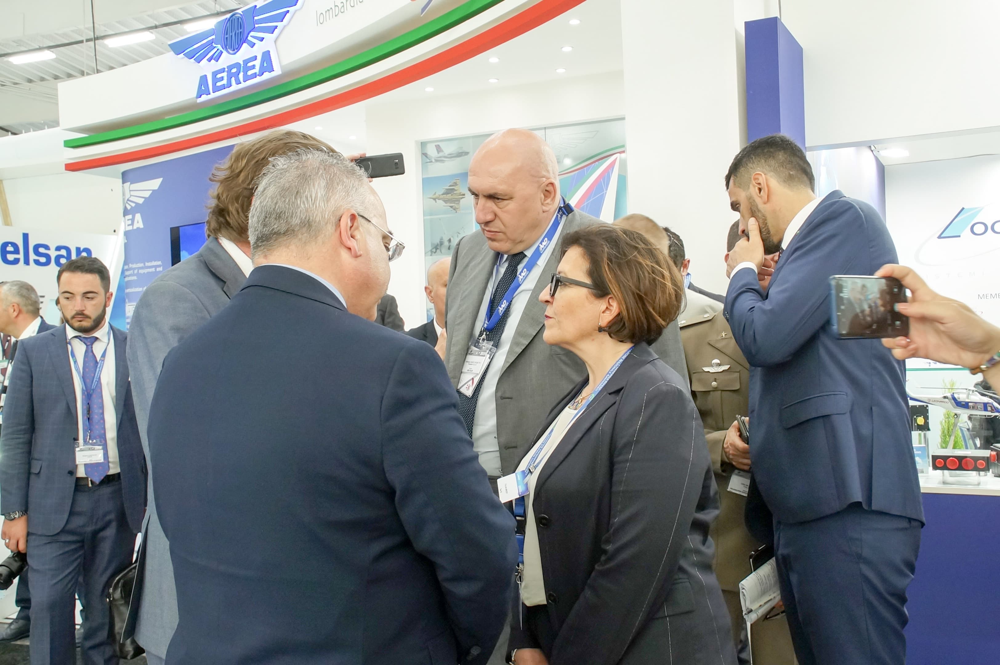 Il ministro della Difesa Elisabetta Trenta in visita presso Le Bourget di Parigi in data 18 giugno 2019