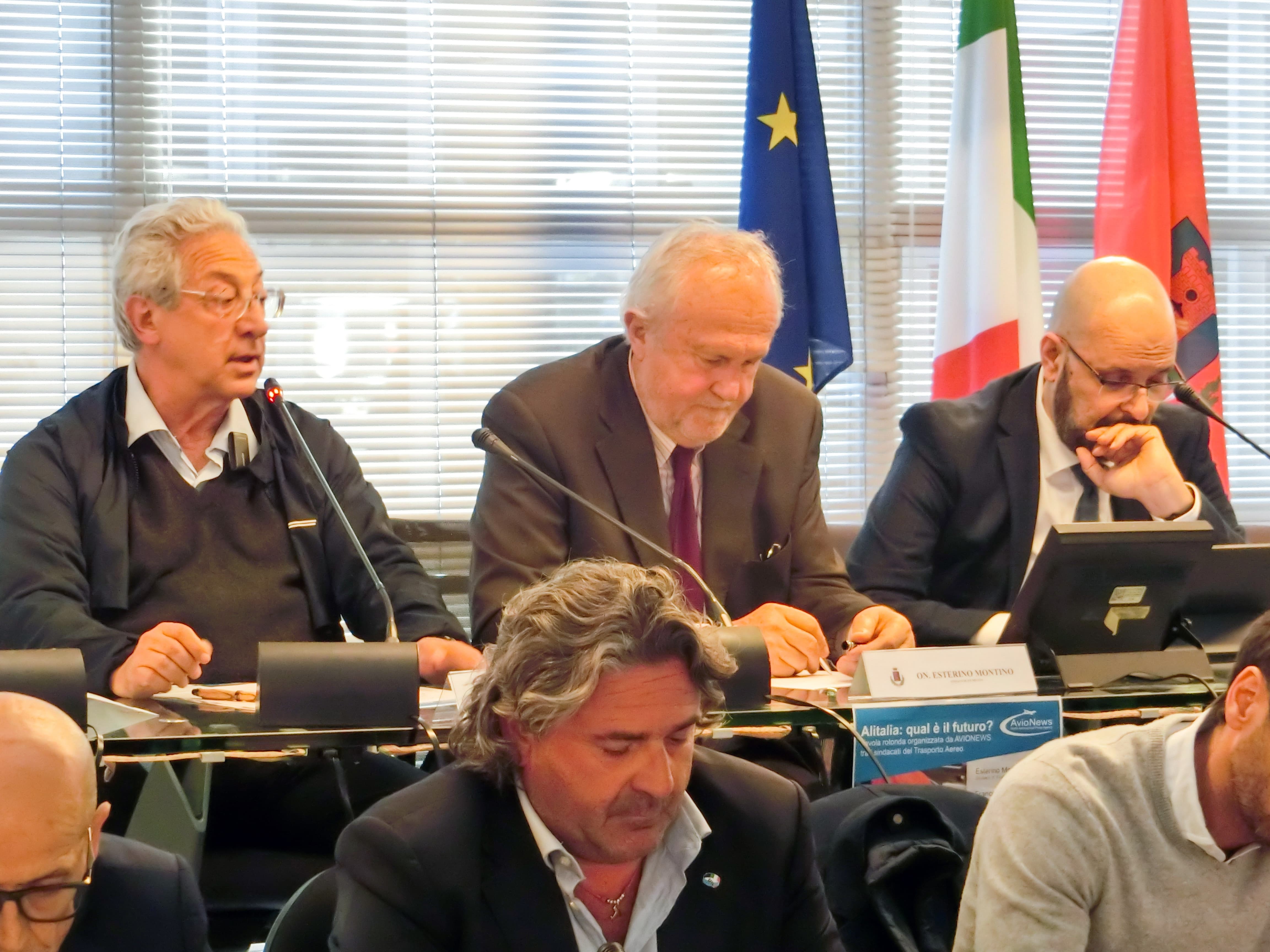 Paolo Di Prima, il sindaco di Fiumicino Esterino Montino e Gaetano Intrieri alla tavola rotonda "Alitalia: qual è il futuro?" organizzata da AVIONEWS presso la sala consiliare del Comune di Fiumicino il 16 aprile 2019