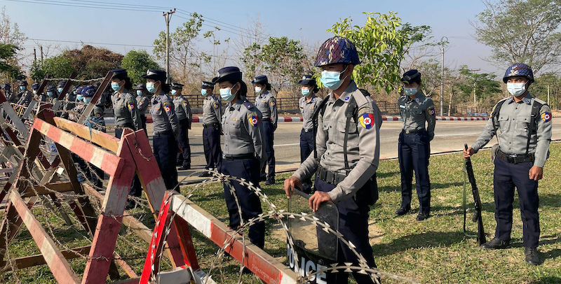 L'esercito di Myanmar, Nazione alle prese con un colpo di Stato (lunedì primo febbraio 2021)
