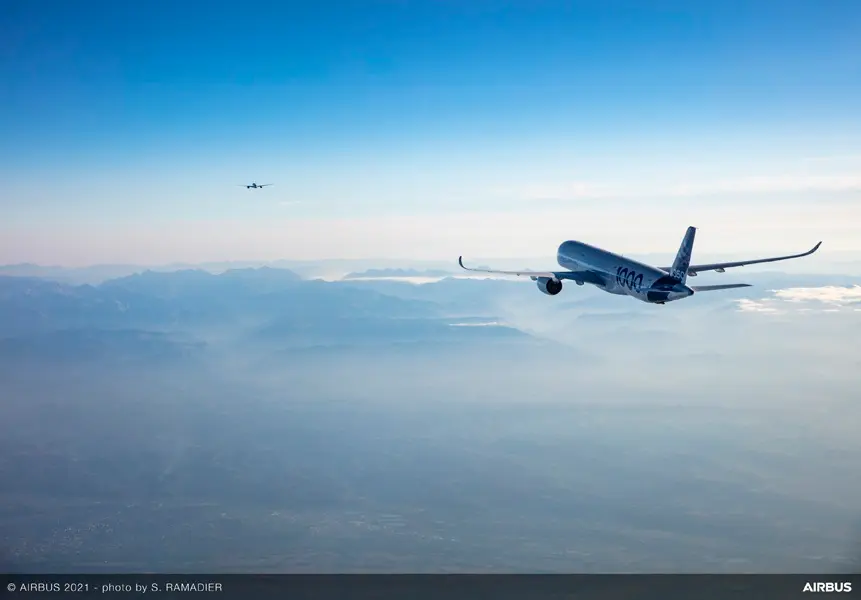 The “final demonstration” test flight took place on 9 November 2021 involving two A-350 test aircraft, MSN1 and MSN59, the former as the leader aircraft and the latter as the follower