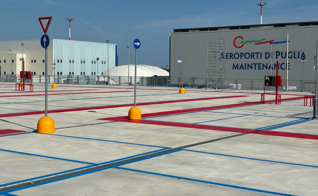 Bari, 23 luglio 2026. Parcheggio P3 inaugurato all'aeroporto "Karol Wojtyla" su due livelli per un totale di 611 posti auto