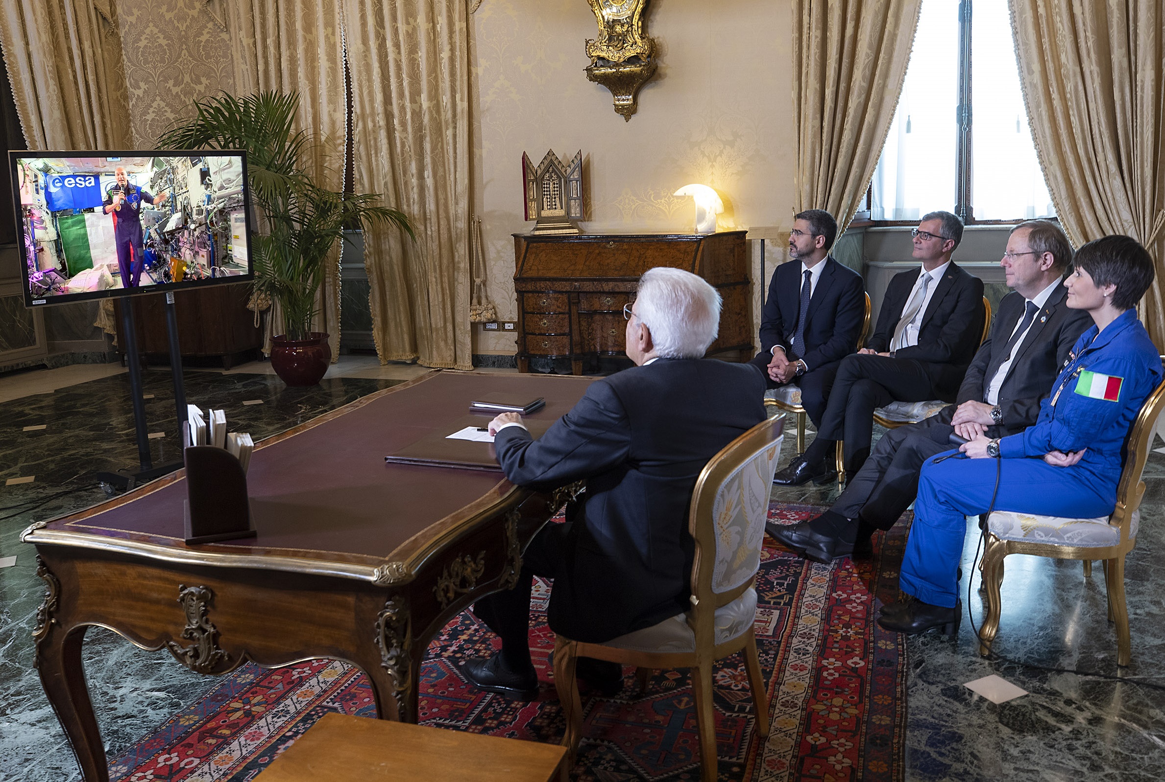 Palazzo del Quirinale 06/11/2019. Il presidente Sergio Mattarella in occasione del collegamento con l’astronauta Luca Parmitano dalla Stazione spaziale internazionale