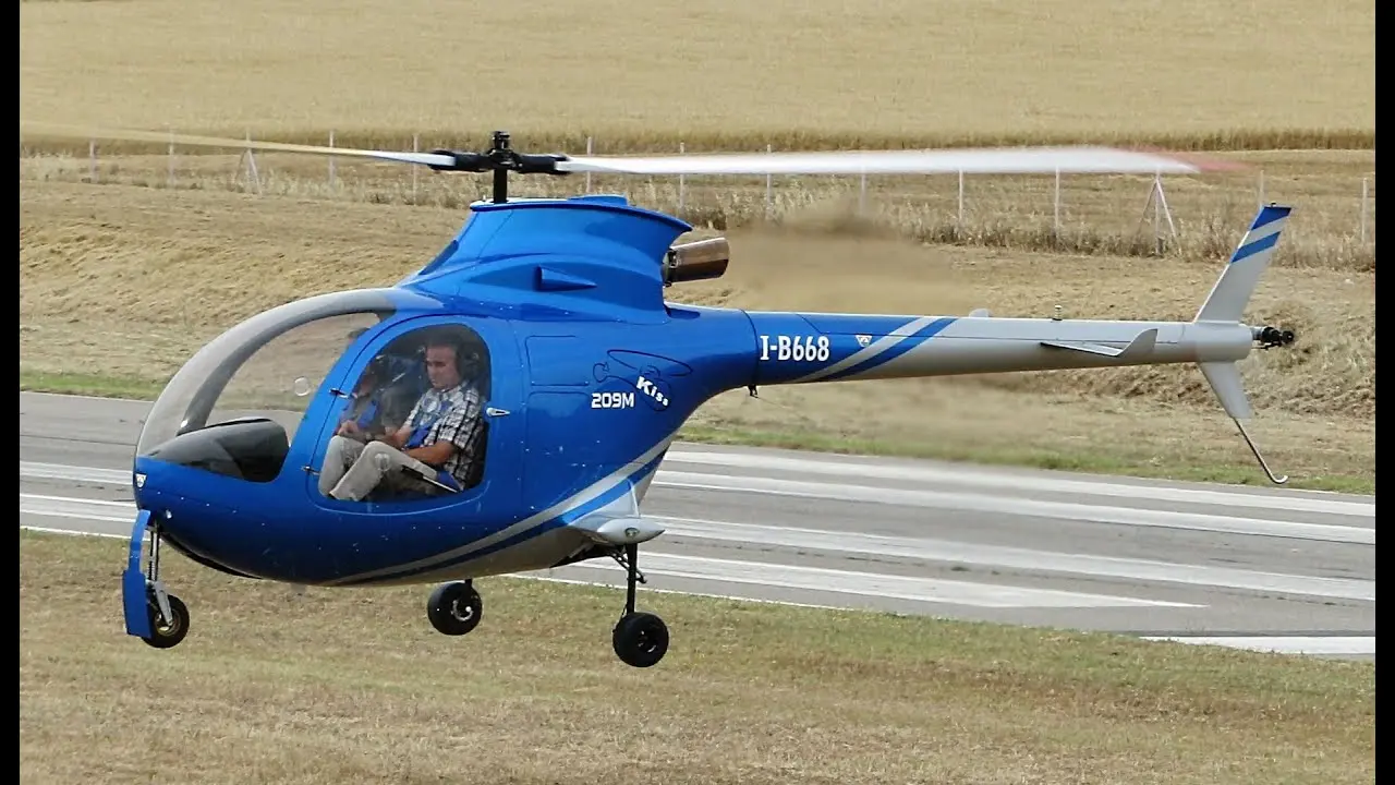 Un elicottero Kiss 209 M dell'azienda italo-cinese Famà Helicopters